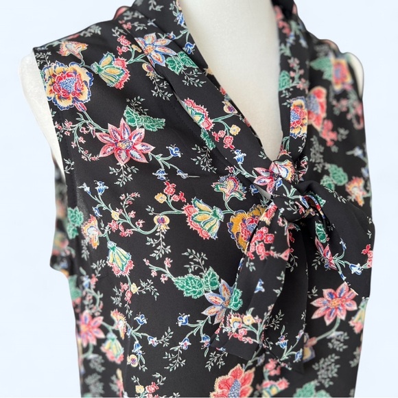 Banana Republic Tops - Banana Republic Black Floral Sleeveless Romantic Coastal Blouse Small
